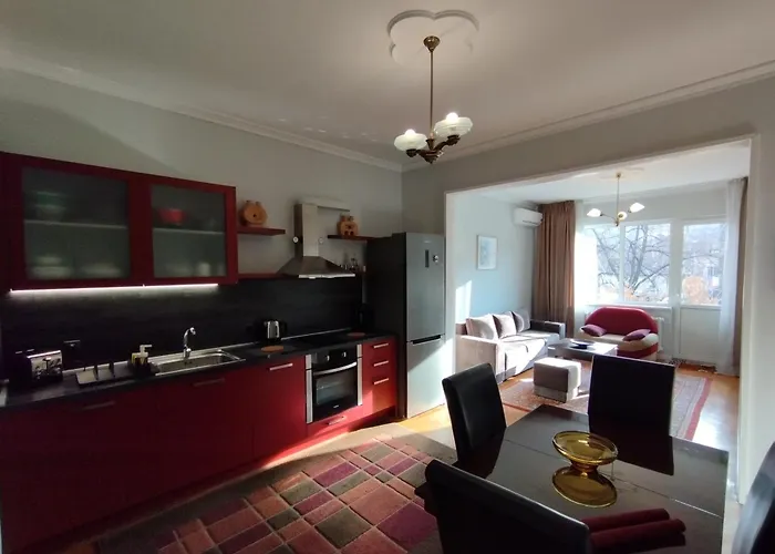 Top Center Apartment 7